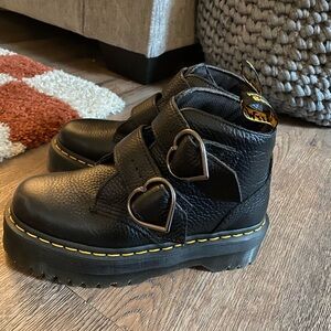 Dr. Martens Devon platform boots size 6
